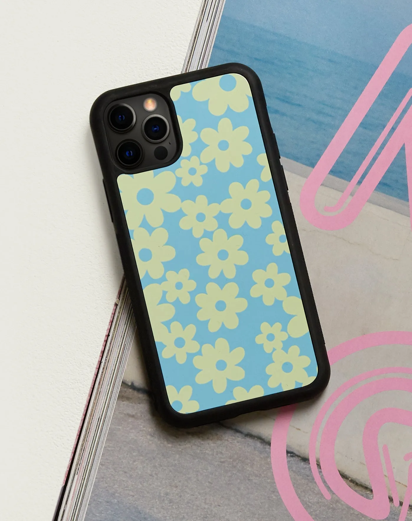 Iphone Case in Retro Daisy Blue